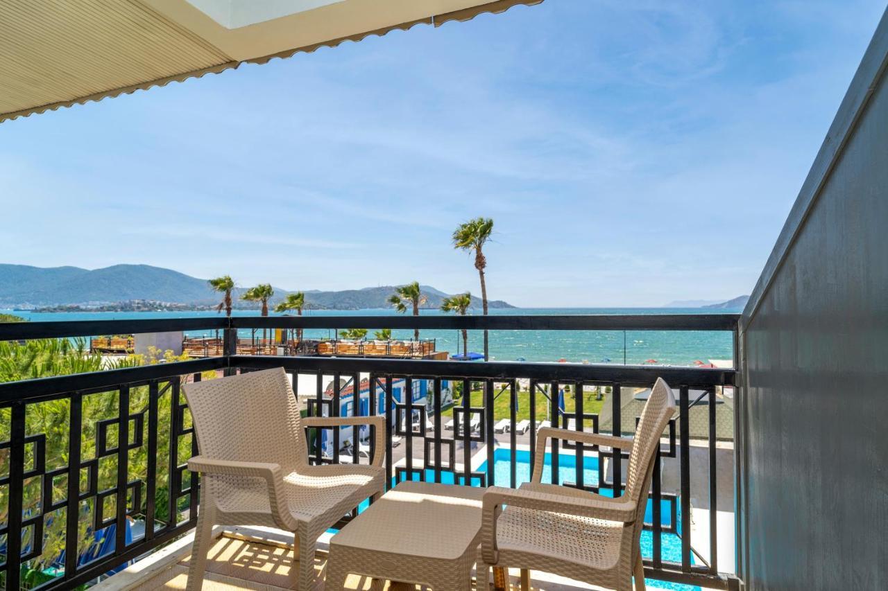 Double Room with Direct Sea View