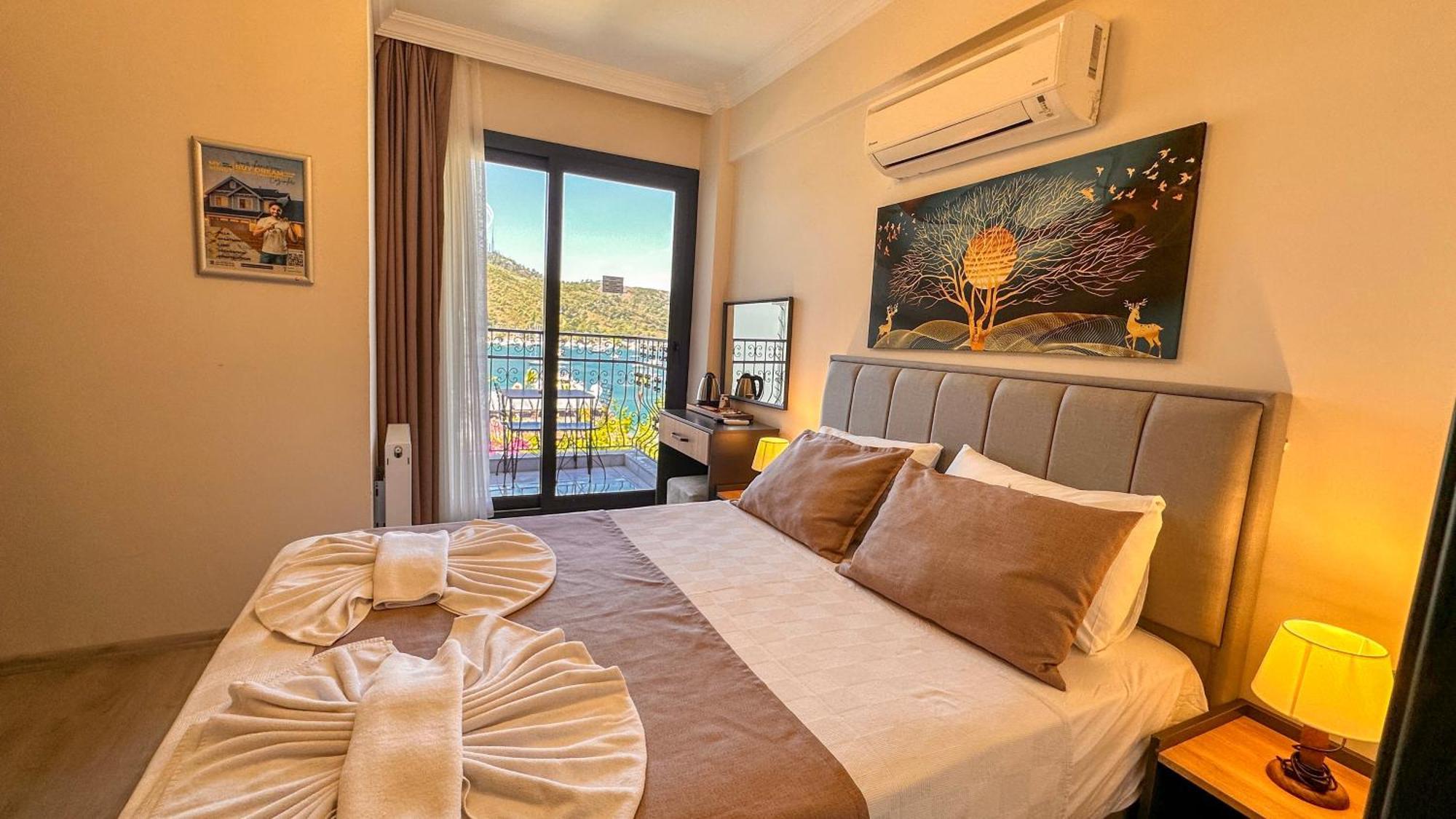 Deluxe Double Room Balcony Sea View,1583744301:JPEG