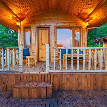 Blue Green Life Bungalow-2